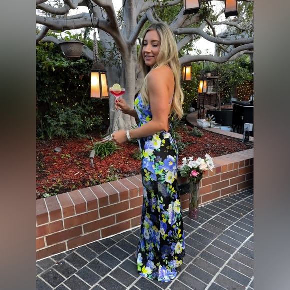 Line & Dot Floral Maxi Dress - Black, Blue, Yellow - Picture 4 of 7